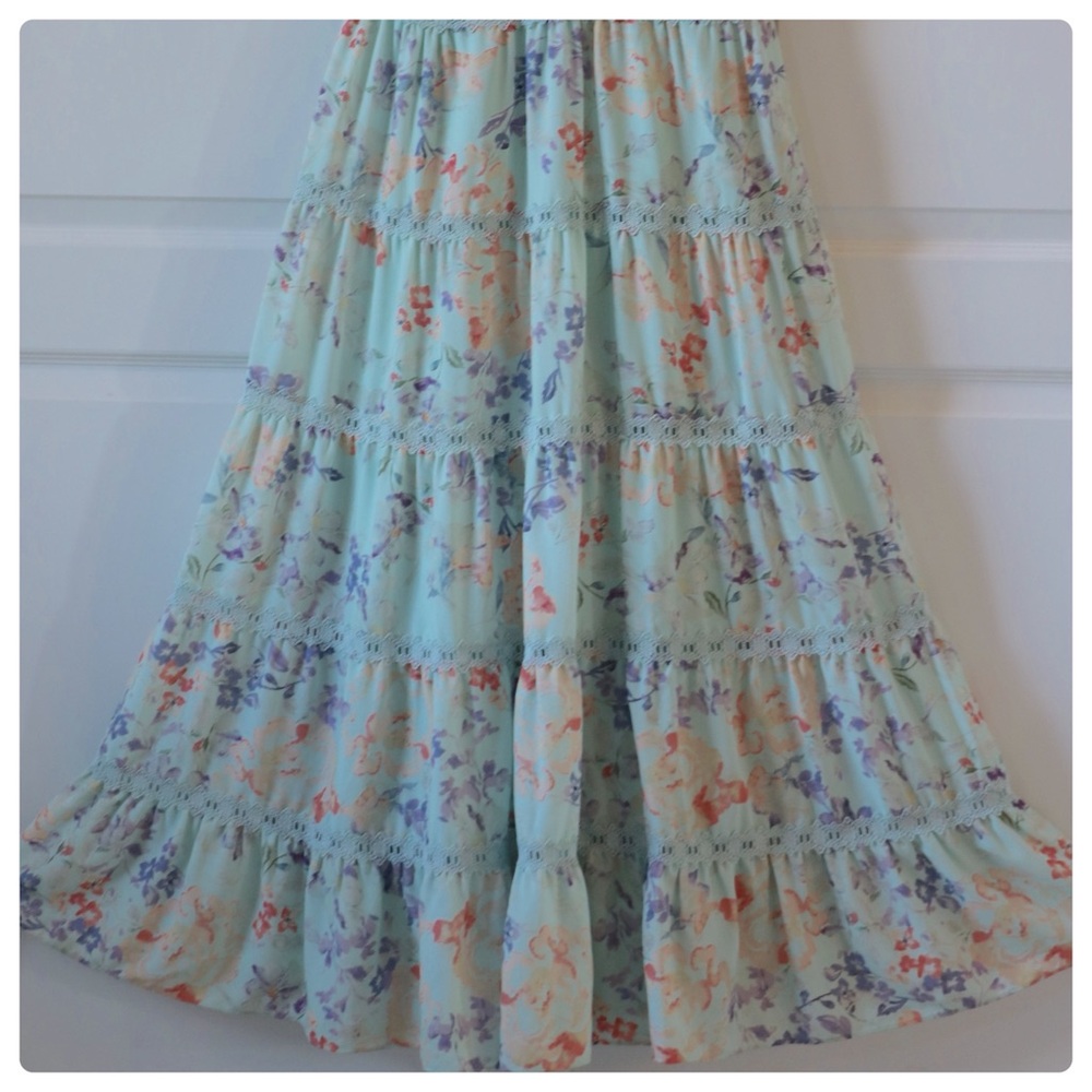 ALICE + OLIVIA Karolina Tiered Floral Maxi Dress - Picture 10 of 12